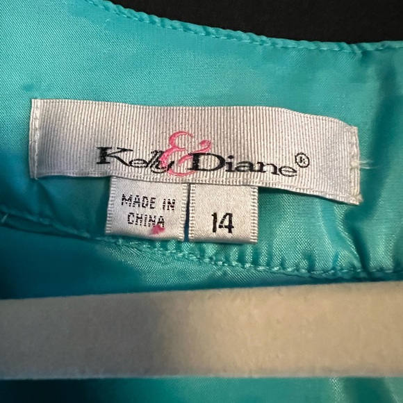 Women’s dress - Picture 2 of 4